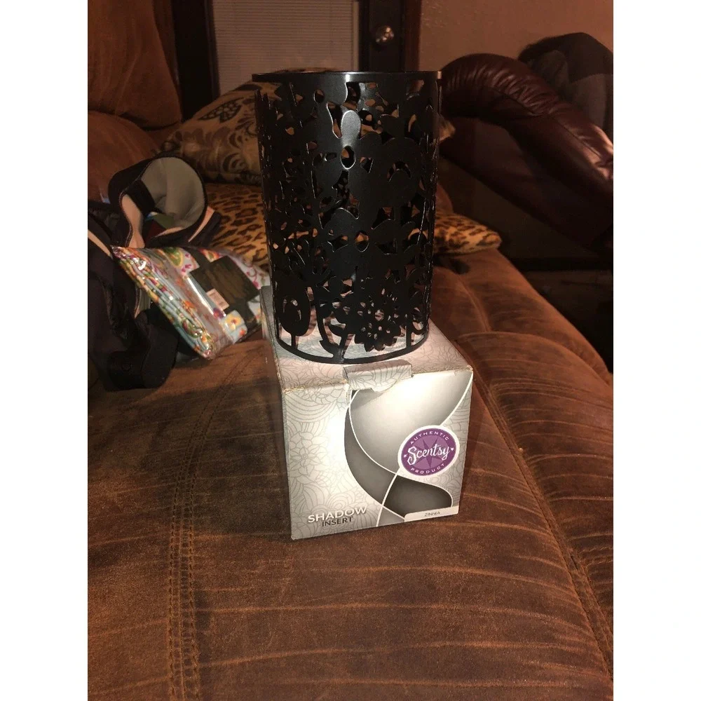 Scentsy‎ Zinnia Flower Shadow Insert Black New in Box